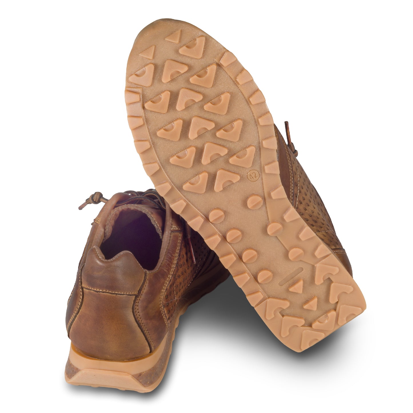 CETTI Herren Leder Sneaker, Modell „C848“ in braun (used tin testa). Perforiertes Leder. Made in Spain. Ansicht Ferse und Sohlenunterseite.