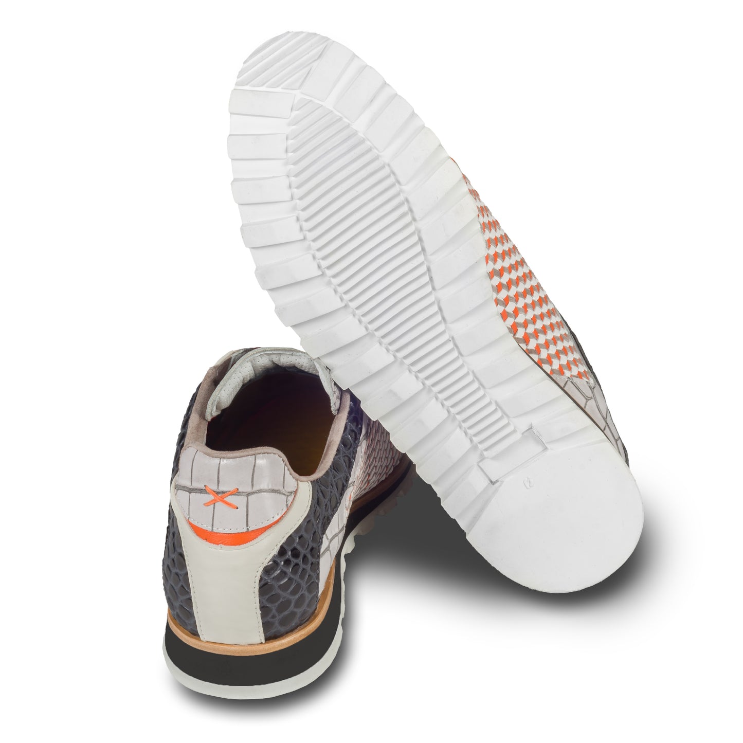 LORENZI Italienische Herren Leder-Sneaker in grau, orange und schwarz mit Reptil-Prägung und Flechtleder. Handgefertigt. Ansicht der Ferse und Sohlenunterseite.