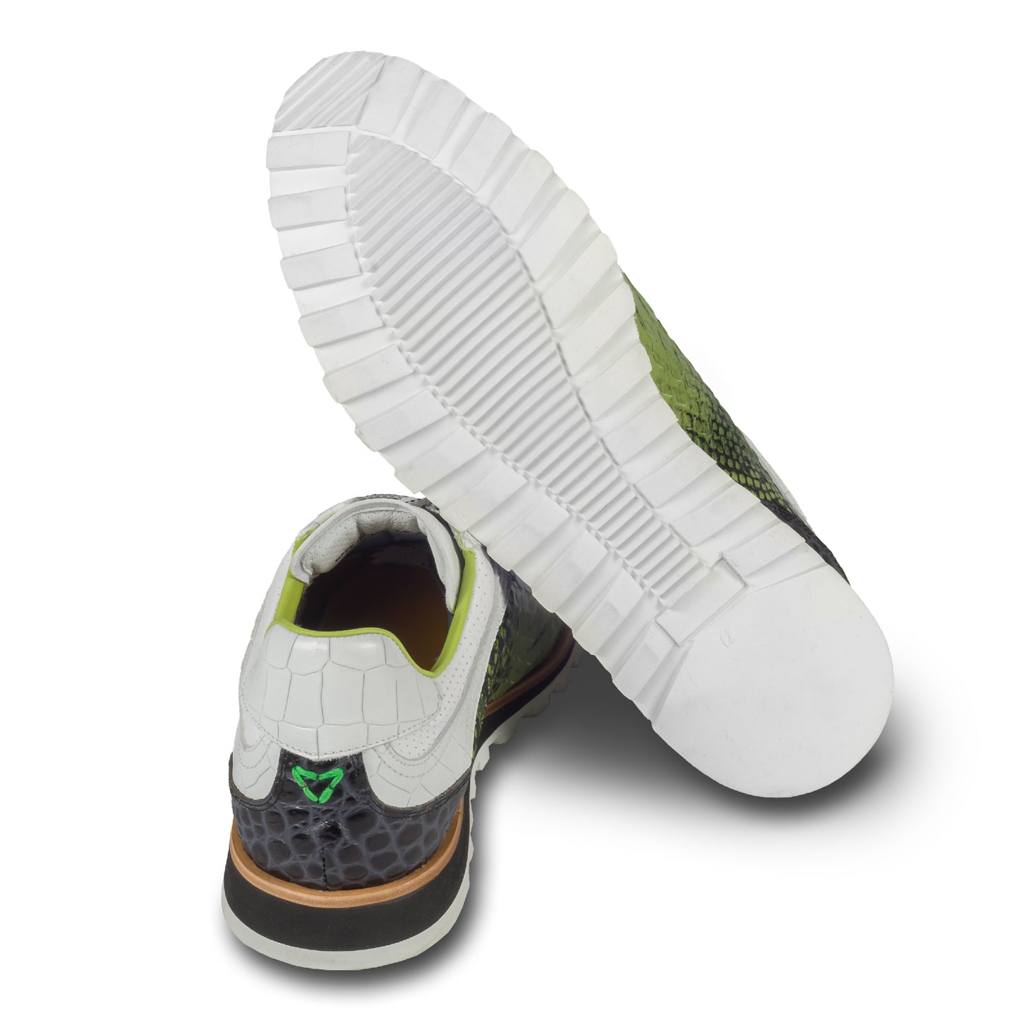 LORENZI Italienische Herren Leder-Sneaker in grün, schwarz und weiß mit Schlangen-Prägung. Handgefertigt. Ansicht der Ferse und Sohlenunterseite.