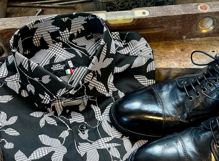 Italienisches Herrenhemd, schwarz/grau gemustert, als Kategoriebild