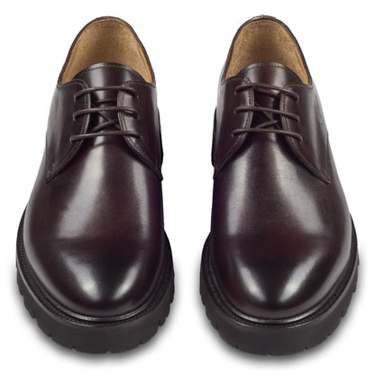 BRECOS Herren Schnür-Halbschuh aus Kalbsleder, dunkel braun. Mit ultraleichter Gummiprofil-Sohle. Handgefertigt und Durchgenäht. Paarweise Ansicht von vorne.  