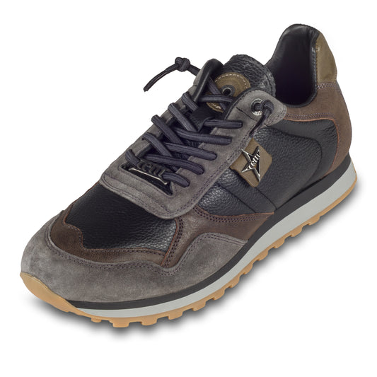 CETTI Herren Leder Sneaker in schwarz/braun/grau. Modell C-848 ante-napa-negro. Handgefertigt in Spanien. Schräge Ansicht linker Schuh