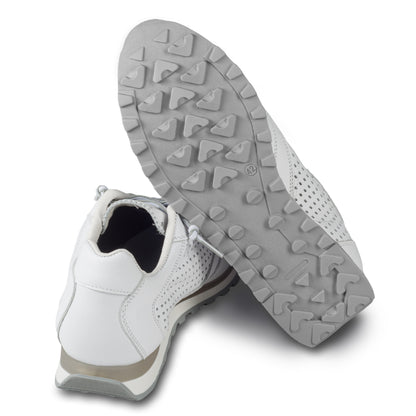 CETTI Herren Sommer Leder Sneaker, Modell „C848“ in weiß (nature bianco). Perforiertes Leder. Made in Spain. Ansicht der Ferse und Sohlenunterseite. 
