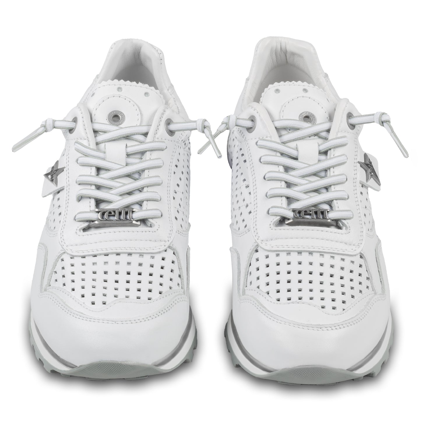 CETTI Herren Sommer Leder Sneaker, Modell „C848“ in weiß (nature bianco). Perforiertes Leder. Made in Spain. Paarweise Ansicht von vorne.  