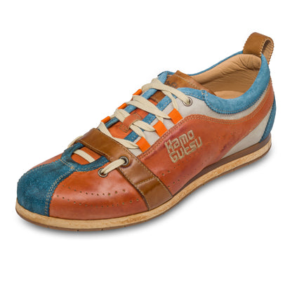 KAMO-GUTSU Herren Sneaker, orange/hellblau, Retro-Style, TIFO-017, schräge Ansicht einzelner Schuh beige Senkel