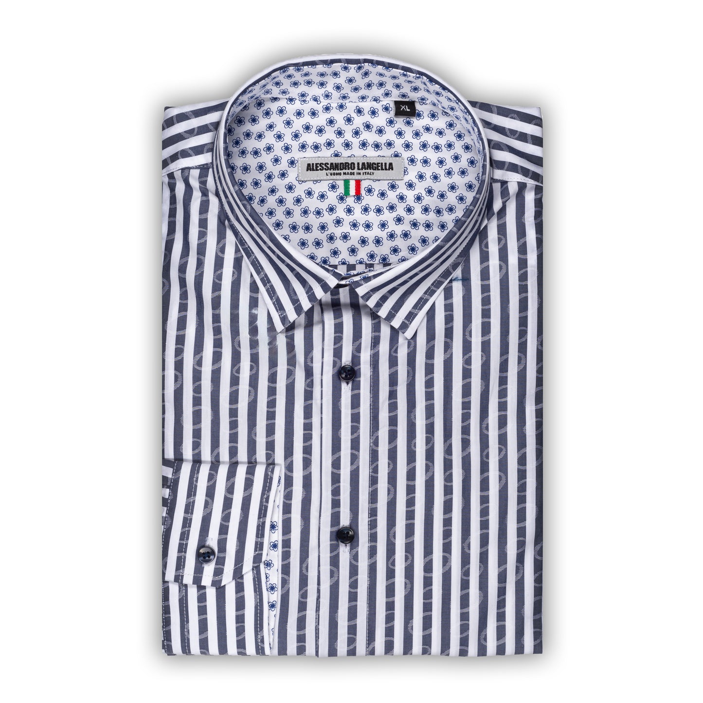 Italienisches Designer Langarm Herren-Hemd von KARL MOMMOO in blau / weiß mit Streifen und Muster. Aus Baumwolle mit Elasthan in der Modern Fit Passform. Gefertigt in Italien. Ansicht gefaltetes Hemd.
