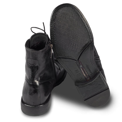 LEMARGO Herren Schnür-Boots in schwarz. Kalbsleder im stone-washed-Verfahren auf used-Look bearbeitet. Mit Reißverschluß. Handgefertigt und Durchgenäht. Ansicht Ferse und Sohle