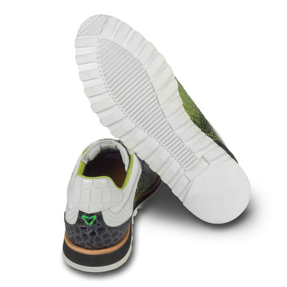LORENZI Italienische Herren Leder-Sneaker in grün, schwarz und weiß mit Schlangen-Prägung. Handgefertigt. Ansicht der Ferse und Sohlenunterseite.
