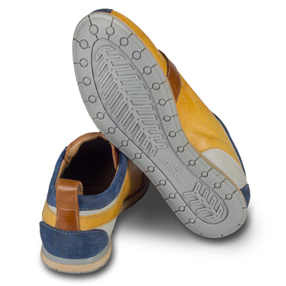 Kamo-Gutsu Sneaker Herren in eisblau mit gelb und blau (TIFO-017 cobalto ochre). Aus Kalbsleder stonewashed. Handgefertigt Made in Italy. Ansicht der Ferse und Sohlenunterseite.