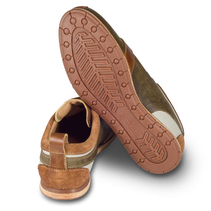 Kamo-Gutsu Sneaker Herren in braun (TIFO-017 cuoio army). Aus Kalbsleder / Wildleder stonewashed. Handgefertigt Made in Italy. Ansicht Ferse und Sohlenunterseite.