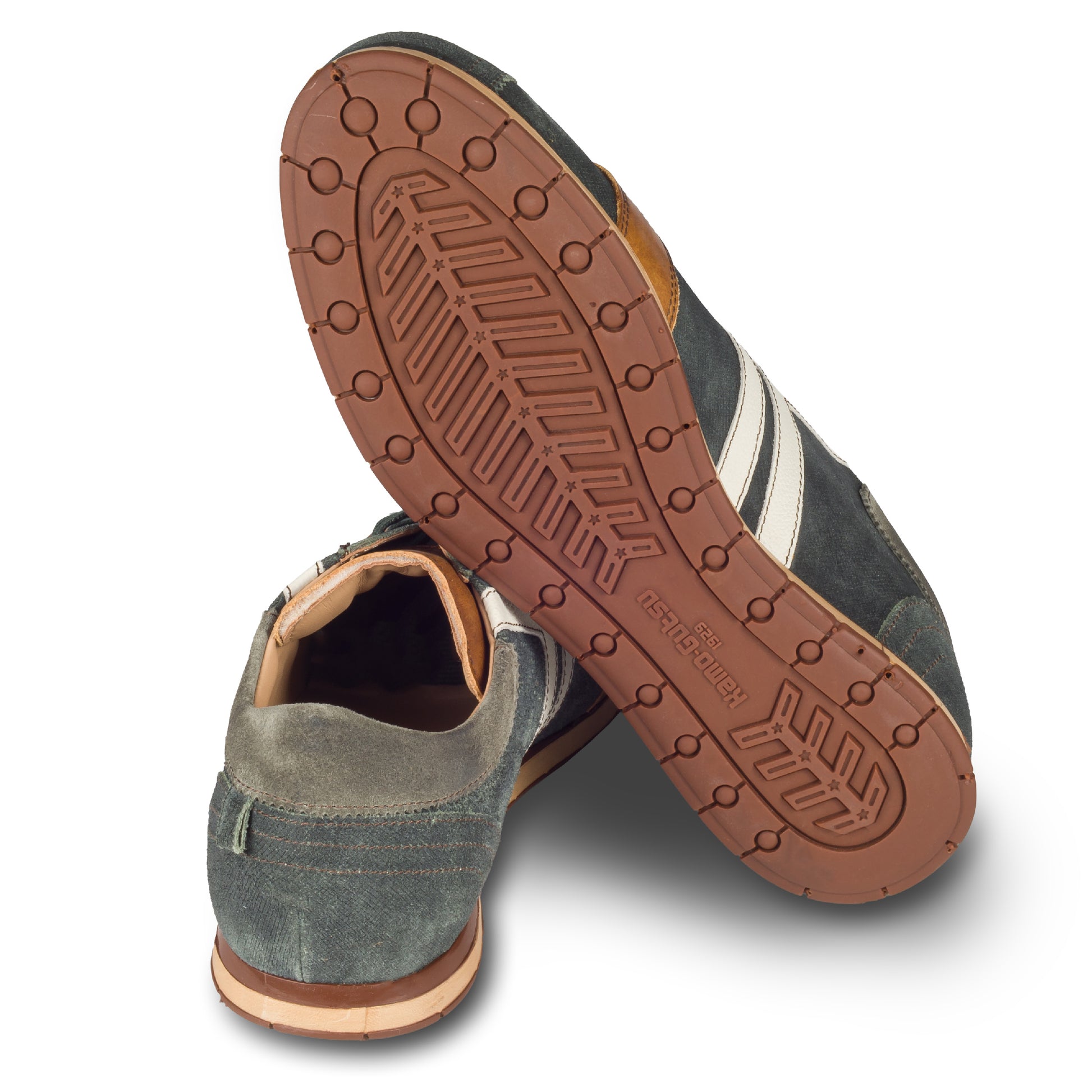 Kamo-Gutsu Sneaker Herren in grün mit braun und weiß (TIFO-030 cancun green). Aus Kalbsleder / Wildleder stonewashed. Handgefertigt Made in Italy. Ansicht Ferse und Sohlenunterseite.