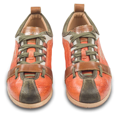 Kamo-Gutsu Sneaker Herren in orange mit grün und braun (TIFO-017 bosco siena). Aus Kalbsleder / Wildleder stonewashed. Handgefertigt Made in Italy. Paarweise Ansicht von vorne.
