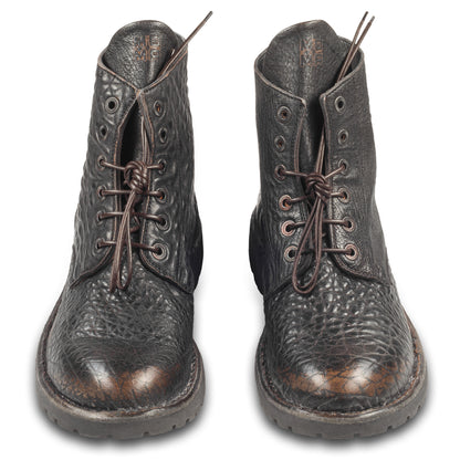 MOMA Schnürstiefelette Herren, braun/schwarz - Genarbtes Kalbsleder used-Look. handgefertigt / durchgenäht in Italien. Paarweise Ansicht von vorne.