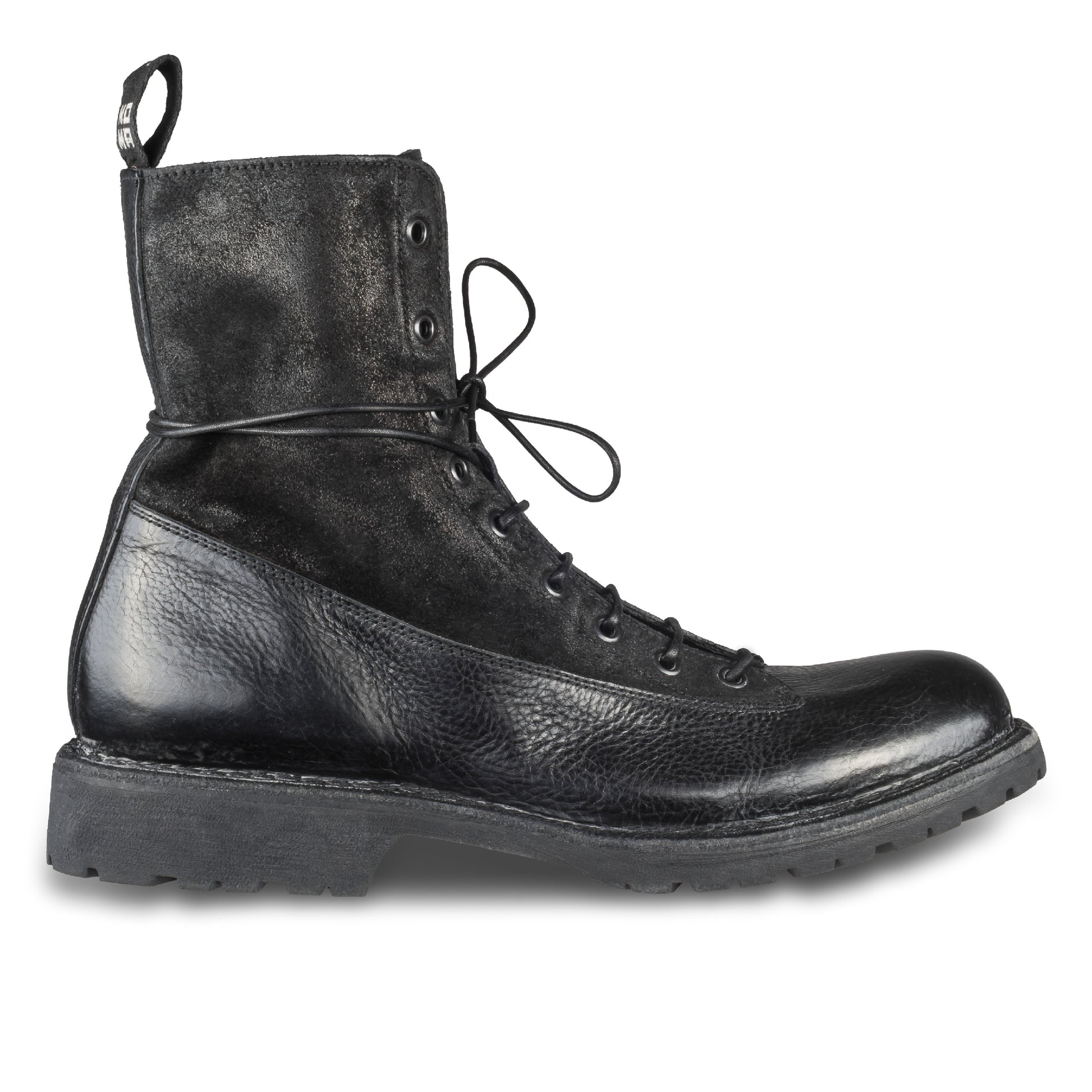 MOMA Schnürstiefelette Herren mit Reißverschluß, schwarzes Glattleder mit Wildleder. Handgefertigt / durchgenäht in Italien. Ansicht Außenseite rechter Schuh