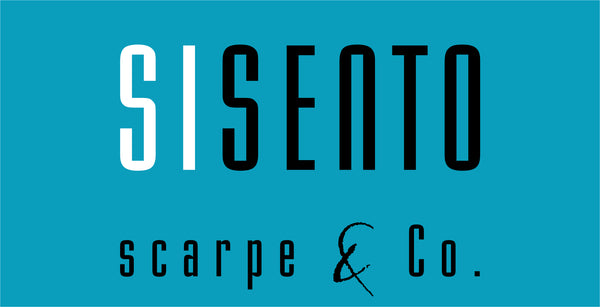 SISENTO-Logo, schwarz/weiße Schrift auf türkisem Hintergrund