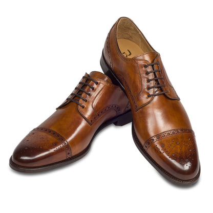 BRECOS Anzugschuhe | Half-Brogue Derby cognac braun, Kalbsleder. Ansicht paarweise gekreuzt