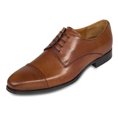 Nicola Benson Anzugschuh, Captoe Derby mittelbraun / cognac braun. Ansicht linker Schuh schräg