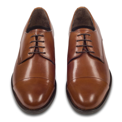 Nicola Benson Anzugschuh, Captoe Derby mittelbraun / cognac braun. Ansicht paarweise überkreuzt