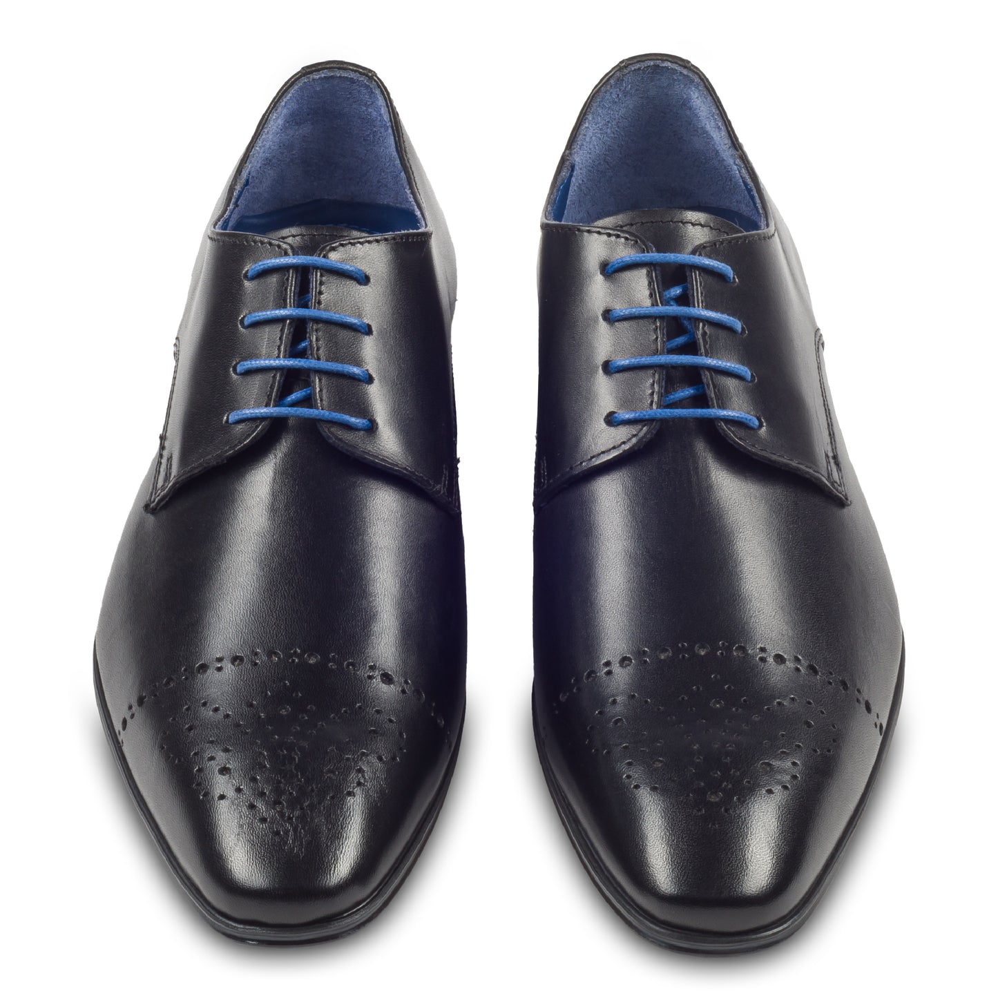 Nicola Benson Anzugschuh, Derby in schwarz mit moderner Lyralochung. Ansicht paarweise von vorne