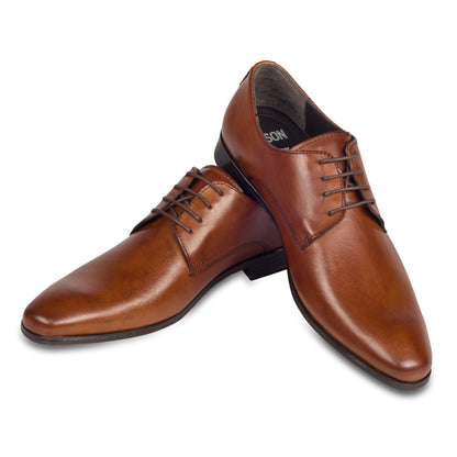 Nicola Benson | Leder Schnürer Plain Derby, rot-braun. Ansicht paarweise überkreuzt