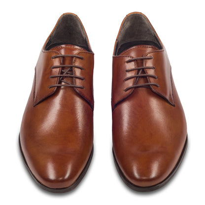 Nicola Benson | Leder Schnürer Plain Derby, rot-braun. Ansicht paarweise von vorne