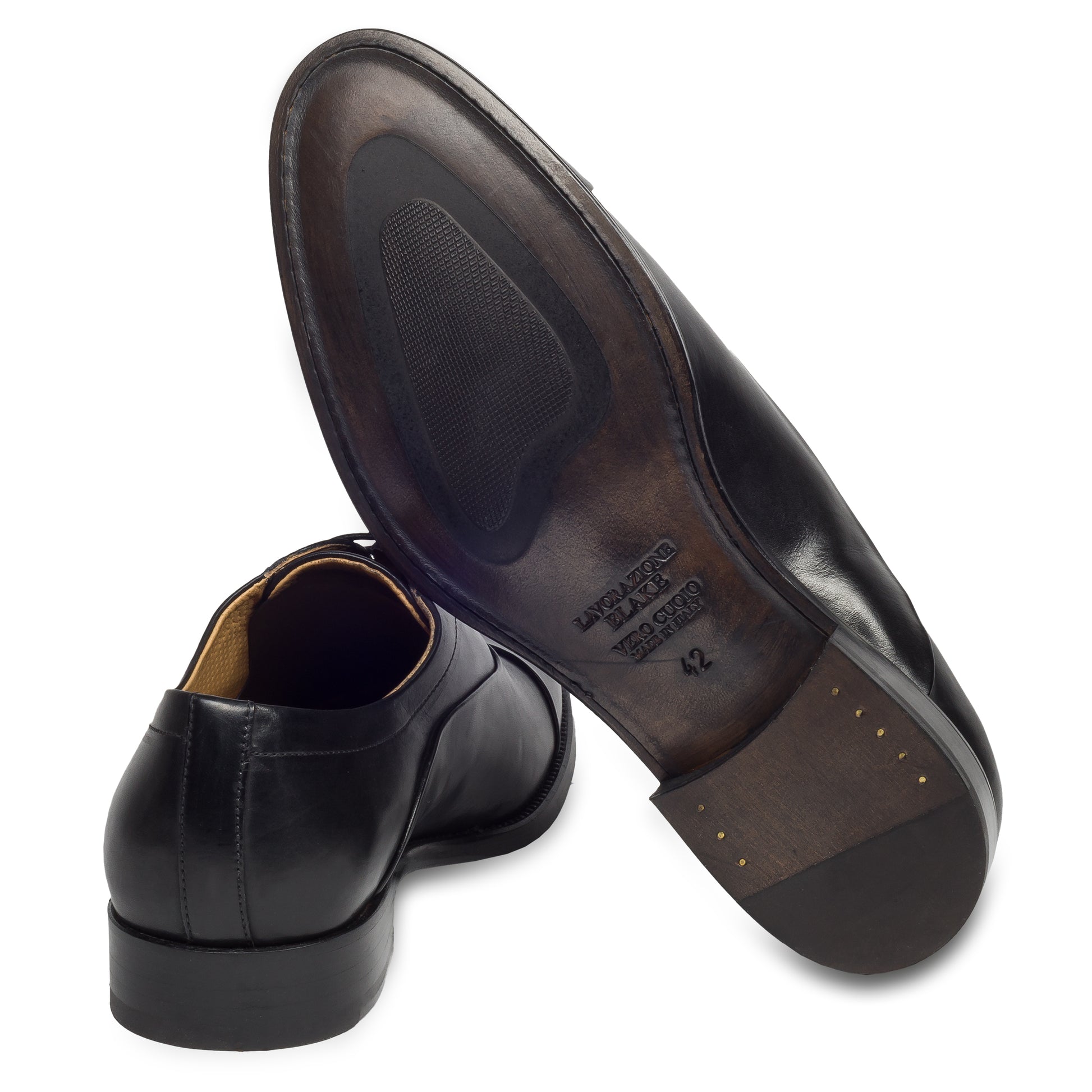 BRECOS Anzugschuhe Herren, Oxford Captoe Schnürer schwarz - Kalbsleder, durchgenäht. Ansicht der Ferse und Sohlenunterseite.