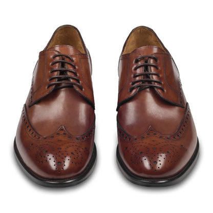 BRECOS Anzugschuhe | Full-Brogue Derby im Budapester-Stil braun, Durchgenäht. Paarweise Ansicht von vorne. Bei Sisento.